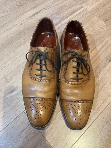 크로켓&존스 Crockett&Jones 메달리온