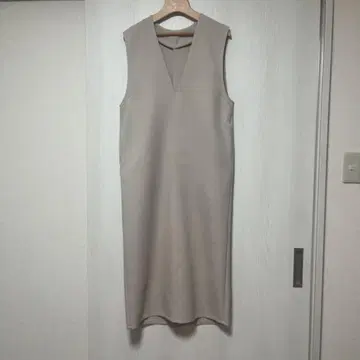 나인 rrrrrrrr 올 시즌 V넥 원피스 베이지 S