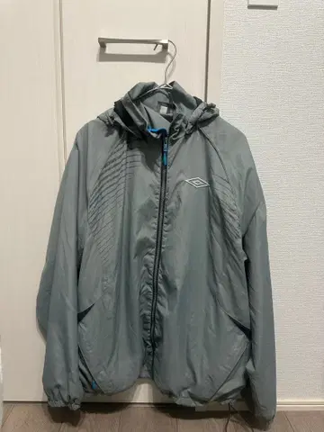 Umbro 그레이 후드 부착 나일론 자켓