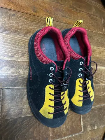 [ 최종 가격 인하 ] KEEN JASPER ROCKS 25.5cm