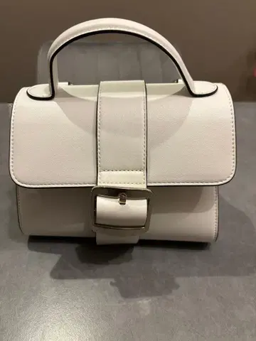 SNIDEL 화이트 핸드백 숄더 스트랩 포함