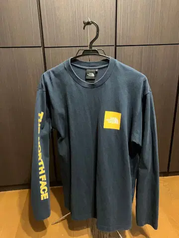 THE NORTH FACE 네이비 긴팔 티셔츠