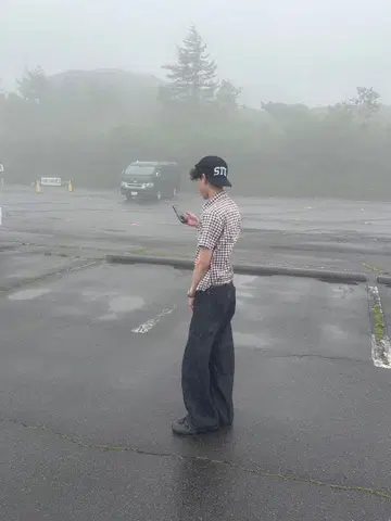 짧은 기장 반팔 셔츠