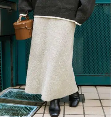 새상품 프릭스스토어 라메 페더 스커트 니트 스커트