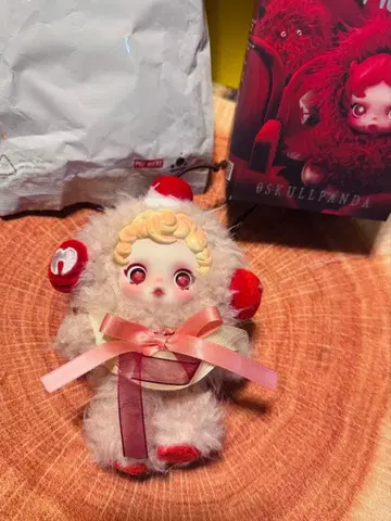 POP MART SKULLPANDA 스컬팬더 You Found Me!