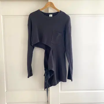 6 ROKU 사이드 슬릿 풀오버 티셔츠 새상품급 블랙