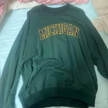 MICHIGAN 로고 다크 그린 트레이닝복