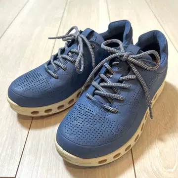 [ 당일 익명으로 배송 ] ecco 네이비 스니커즈 23