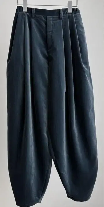 TENNE HANDCRAFTED MODERN