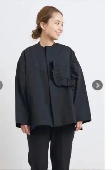 yori 포켓 프릴 자켓