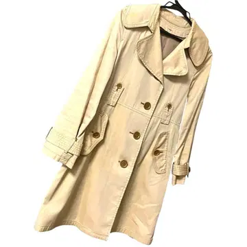 베이지 트렌치코트 싱글 탈부착 가능 안감 부착 큰 옷깃