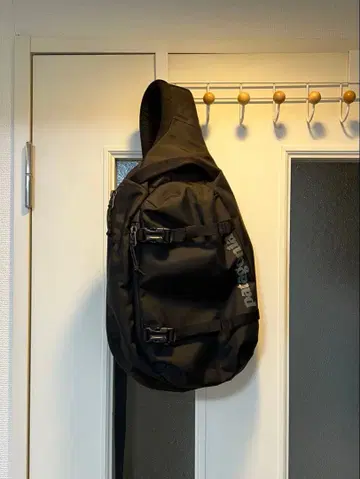 [ 포폰차이 님 ] Patagonia 아톰 슬링 8L (블랙)