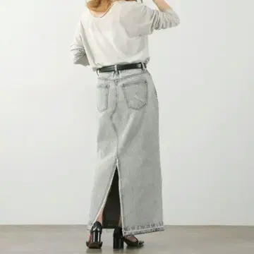 새상품급 24SS YENN 이옌 백 슬릿 롱 스커트 데님 타이트