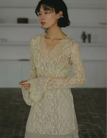 미사용 새상품 AMERI COMBINATION LACE TOP