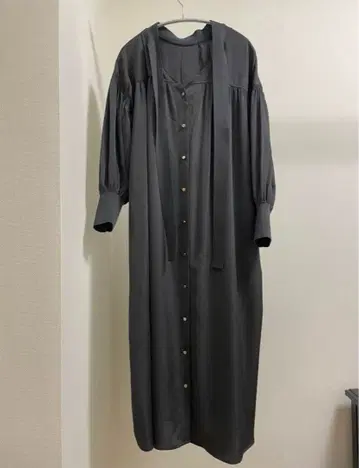 LUGIVA 리본 포함 원피스