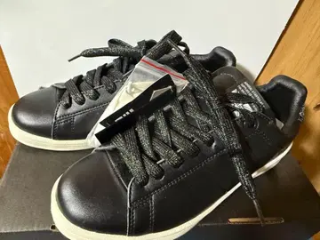 블랙 가죽 스니커즈