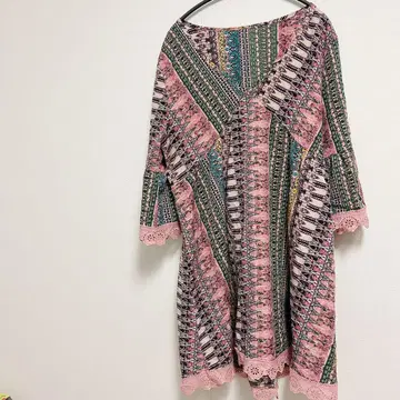 기하학 패턴 핑크 계열 레이스 달린 5부 소매 여성용 튜닉