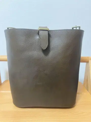 LONA 아코테 숄더 M 올리브