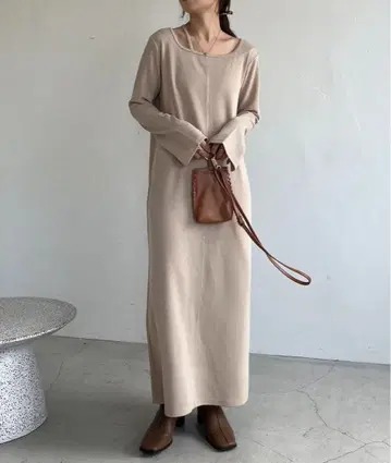 CAPRICIEUX LE'MAGE 스퀘어 넥 컷 원피스