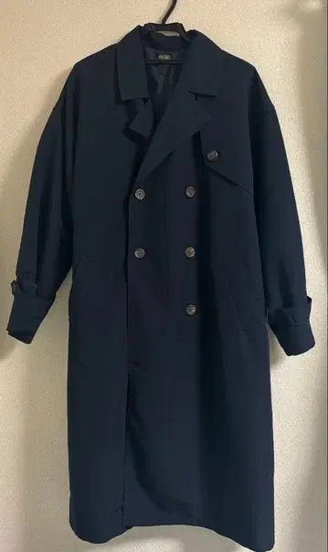 Double name 트렌치코트