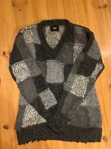 D&G 패치워크 V넥 니트 스웨터