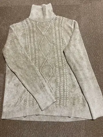 ABYTS 베이지 케이블 짜임 터틀넥 니트 사이즈 3