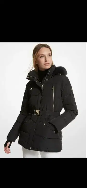 후드 부착 블랙 다운 자켓