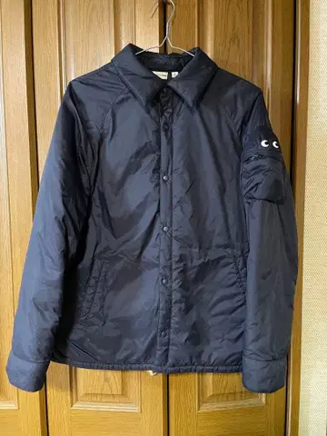 UNIQLO x ANYA HINDMARCH 퍼프 테크 셔츠 자켓