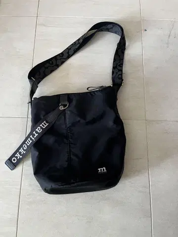 marimekko 블랙 숄더백