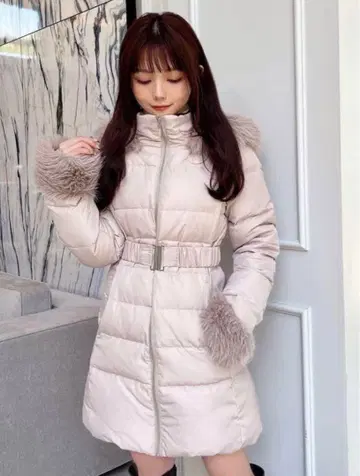 RESEXXY 리젝시 퍼 핑크 베이지 다운 자켓