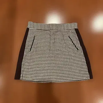 새상품급 미사용 ZARA 하운드투스 체크 미니 스커트 M 사이즈