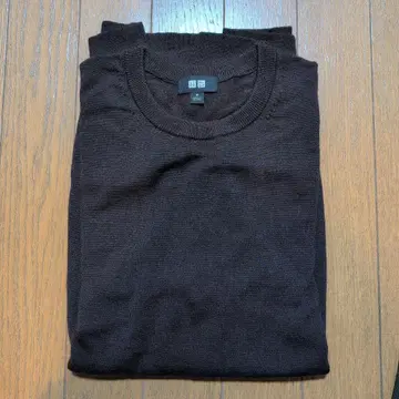 UNIQLO 메리노 크루넥 스웨터 다크 브라운 M 사이즈