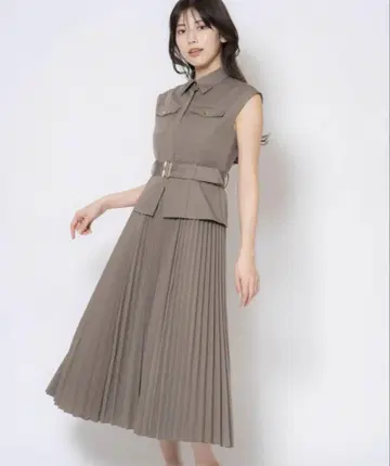 Noela 카키 슬리브리스 원피스