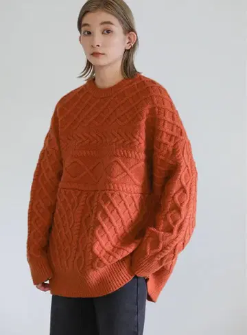 오렌지 케이블 니트 긴팔 스웨터