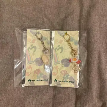 Mrs. GREEN APPLE 미세스 랜덤 참 키링 I P