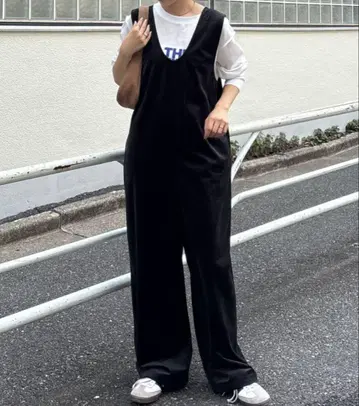 벨로아 소재 블랙 살로펫