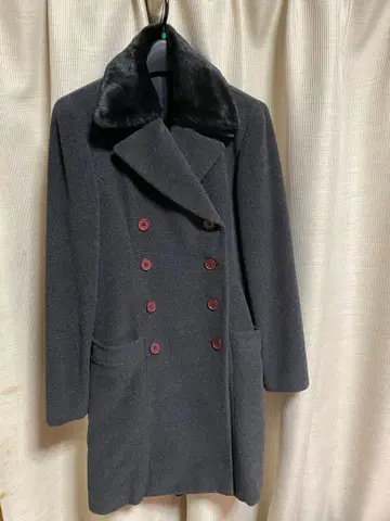 다크 그레이 울 퍼 포함