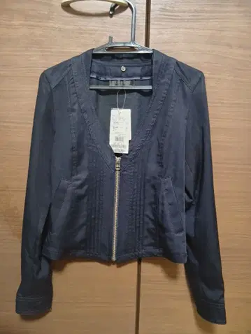 다크 블루 노카라 자켓 지퍼 포함