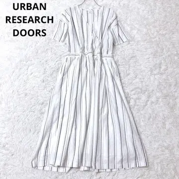 어반 리서치 도어스 반팔 원피스 롱 기장 스트라이프 V넥