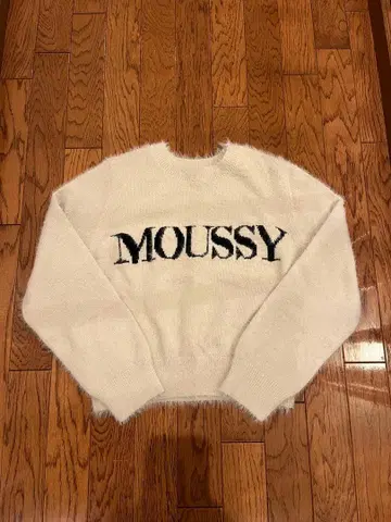 moussy 샤기 로고 니트