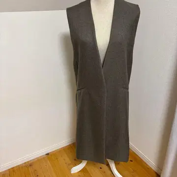 Spick & span 그린 그레이 노카라 베스트 앞 포켓 부착