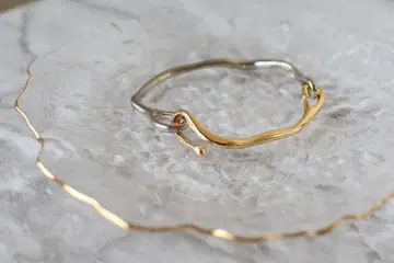 실버 골드 웨이브 뱅글