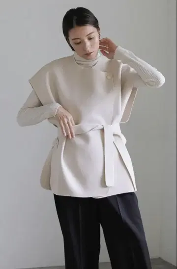 오버 사이즈 베스트 White