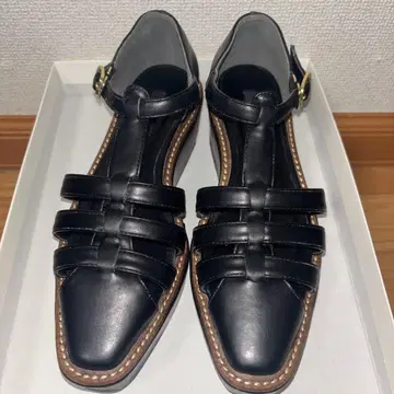 스트랩 샌들