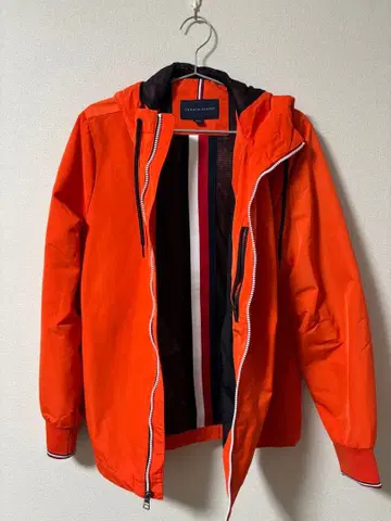 TOMMY HILFIGER 후드 부착 나일론 자켓