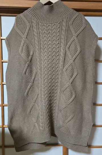 niko and - 슬리브리스 터틀넥 니트