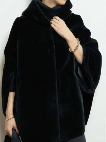 새상품 하자품 슈프레마 무스탕 자켓