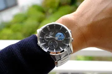 EDIFICE 그레이 스테인리스 스틸 시계