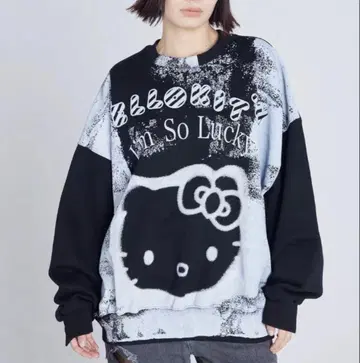 HELLO KITTY x little sunny bite 맨투맨