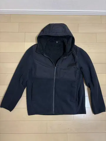 유니클로 남성용 후드 부착 블랙 자켓 ( M 사이즈 )